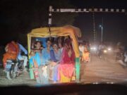 शिवपुरी शहर में ओवरलोड ऑटो-टैक्सी वाहनों पर यातायात पुलिस ने की चालानी कार्रवाई