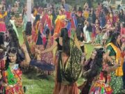 कोलारस में नवरात्रि पर गरबा की धूम, बड़ी संख्या में ट्रेडिशनल ड्रेस में गरबा करने पहुंची महिलाएं