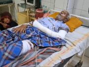 हिट एंड रन: बेकाबू कार ने सड़क क्रॉस कर रहे बुजुर्ग को उड़ाया, दवाई लेने जा रहा था अब अस्पताल में भर्ती