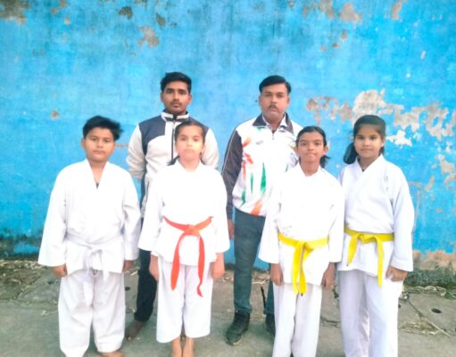 डांडे मार्शल आर्ट अकैडमी शिवपुरी के कराते खिलाड़ी पचमढ़ी स्टेट के लिए रवाना