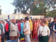 एएनएम ओर आशा कार्यकर्ताओं द्वारा 8 सूत्रीय मांगो के लेकर कलेक्टर ने नाम CMHO क़ो सौंपा ज्ञापन