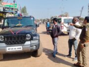 शिवपुरी यातायात पुलिस ने टीआई दीपक खत्री की गाड़ी में लगी लालबत्ती जप्त कर चलानी कार्यबाही