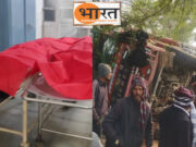 कच्चे मकान के ऊपर पलटा ट्रक दबने से माँ बेटी की मौत,3 घायल