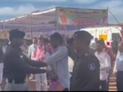 केन्द्रीय मंत्री सिंधिया के जन समस्या निवारण शिविर में युवक ने पेट्रोल डालकर किया आत्मदाह का प्रयास