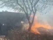 जमीन क़ो लेकर दो पक्षों मारपीट, बाड़े में लगाई आग,क्रॉस मामला दर्ज