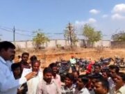 नामांतरण और बिजली आपूर्ति की मांग पर प्रदर्शन:किसानों का अल्टीमेटम, 15 दिन में समाधान नहीं तो पिछोर में होगी भूख हड़ताल