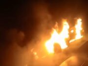 एनएच 46 पर ट्रक में भीषण आग, पूरी तरह जलकर खाक, रुई भरकर महाराष्ट्र से पंजाब जा रहा था