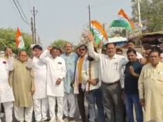 भ्रष्टाचार के आरोपी आरटीओ आरक्षक की जमानत का विरोध:करेरा में कांग्रेस का प्रदर्शन, सीएम का पुतला फूंका; भ्रष्टाचारी को बचाने का