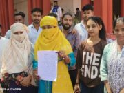 लक्ष्मीनिवास शराब की दुकान हटाने के लिए रहवासियों ने कलेक्टर से की शिकायत