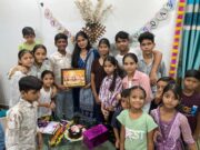 शिक्षक दिवस का अनूठा उत्सव: छात्रों ने अपने शिक्षक को दिया सम्मान