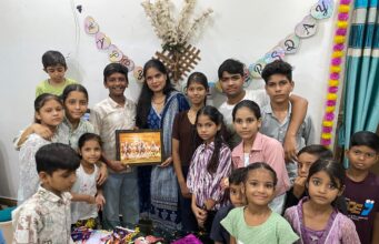 शिक्षक दिवस का अनूठा उत्सव: छात्रों ने अपने शिक्षक को दिया सम्मान