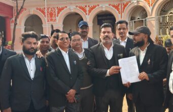 विद्युत विभाग के अधिकारियों पर घर में घुसकर मारपीट व अभद्रता के गंभीर आरोप, कलेक्टर से शिकायत