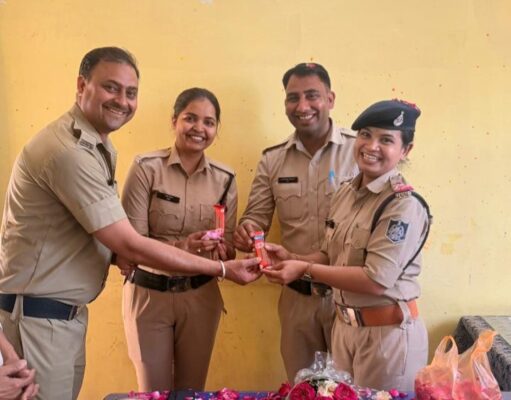 महिला दिवस पर फिजिकल थाना में महिला पुलिसकर्मियों का सम्मान
